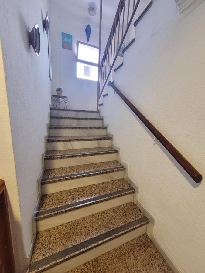 Hostal Mediterraneo Torre Del Mar Extérieur photo