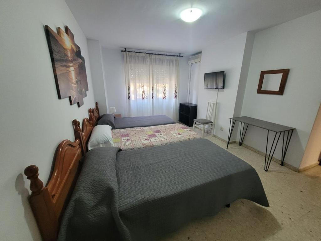Hostal Mediterraneo Torre Del Mar Extérieur photo