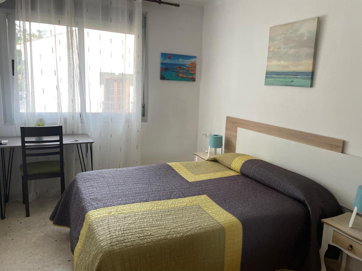 Hostal Mediterraneo Torre Del Mar Extérieur photo