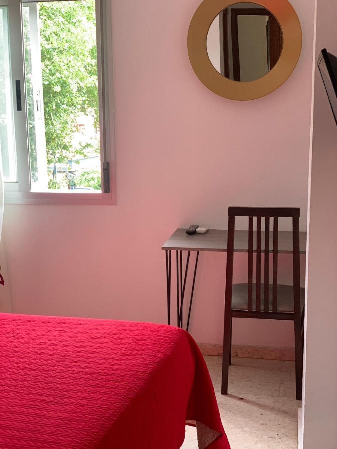 Hostal Mediterraneo Torre Del Mar Extérieur photo