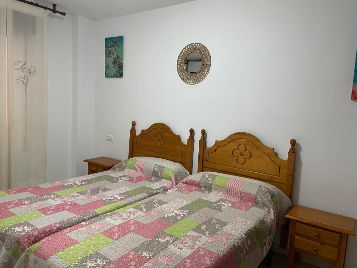 Hostal Mediterraneo Torre Del Mar Extérieur photo