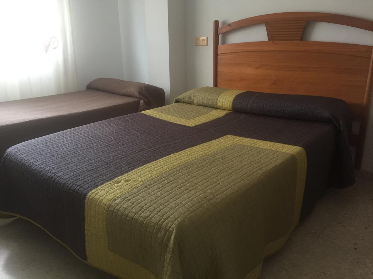 Hostal Mediterraneo Torre Del Mar Extérieur photo