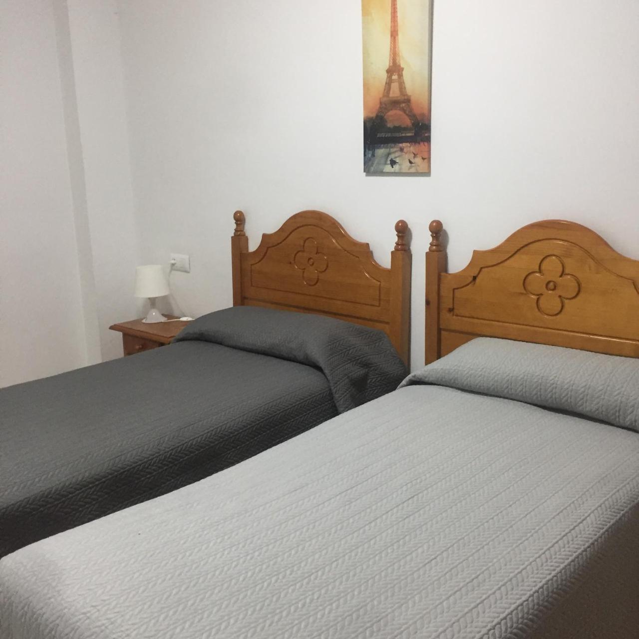 Hostal Mediterraneo Torre Del Mar Extérieur photo