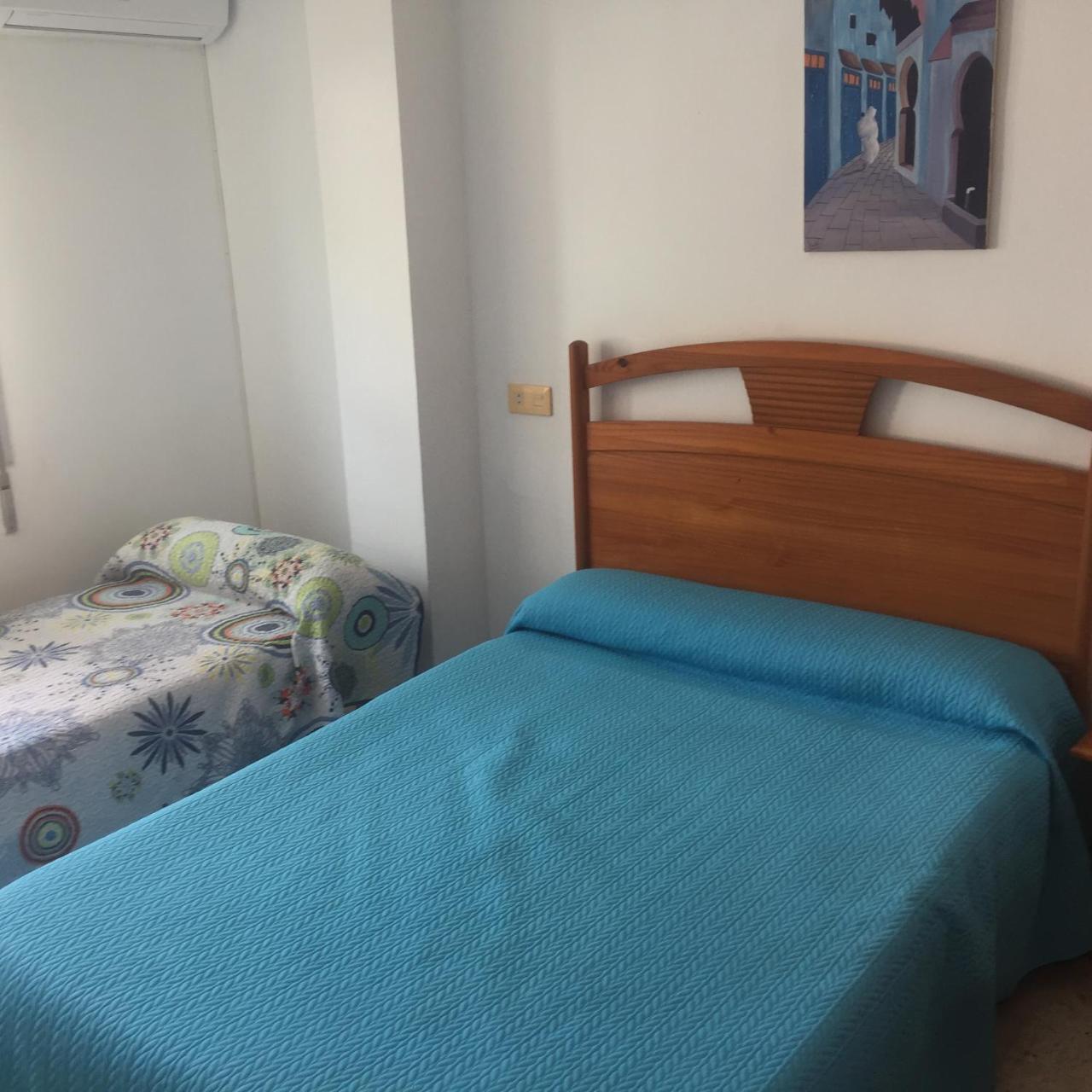 Hostal Mediterraneo Torre Del Mar Extérieur photo
