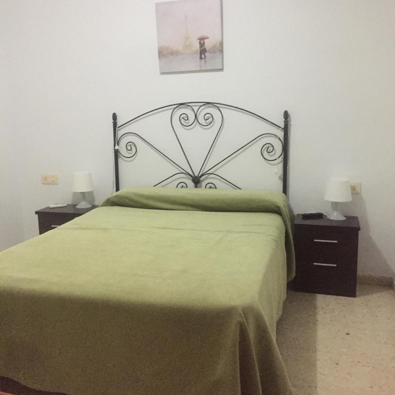 Hostal Mediterraneo Torre Del Mar Extérieur photo