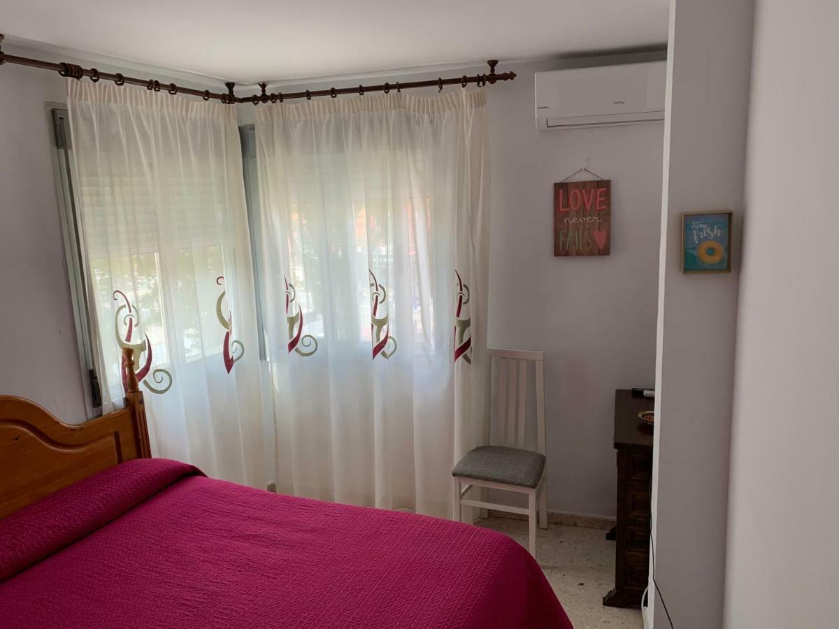Hostal Mediterraneo Torre Del Mar Extérieur photo