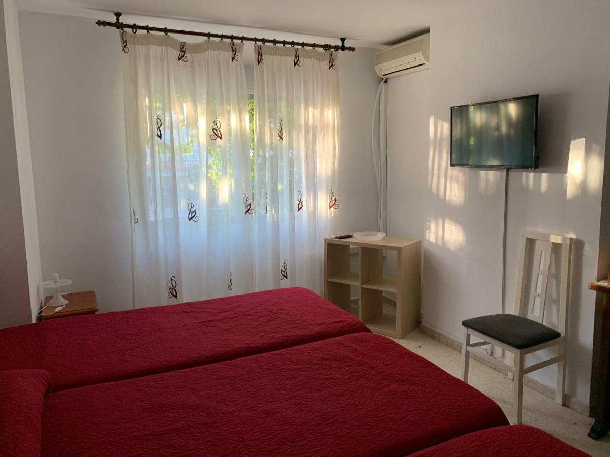 Hostal Mediterraneo Torre Del Mar Extérieur photo